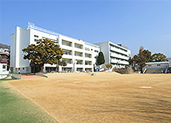 学校法人雲雀丘学園　雲雀丘学園小学校